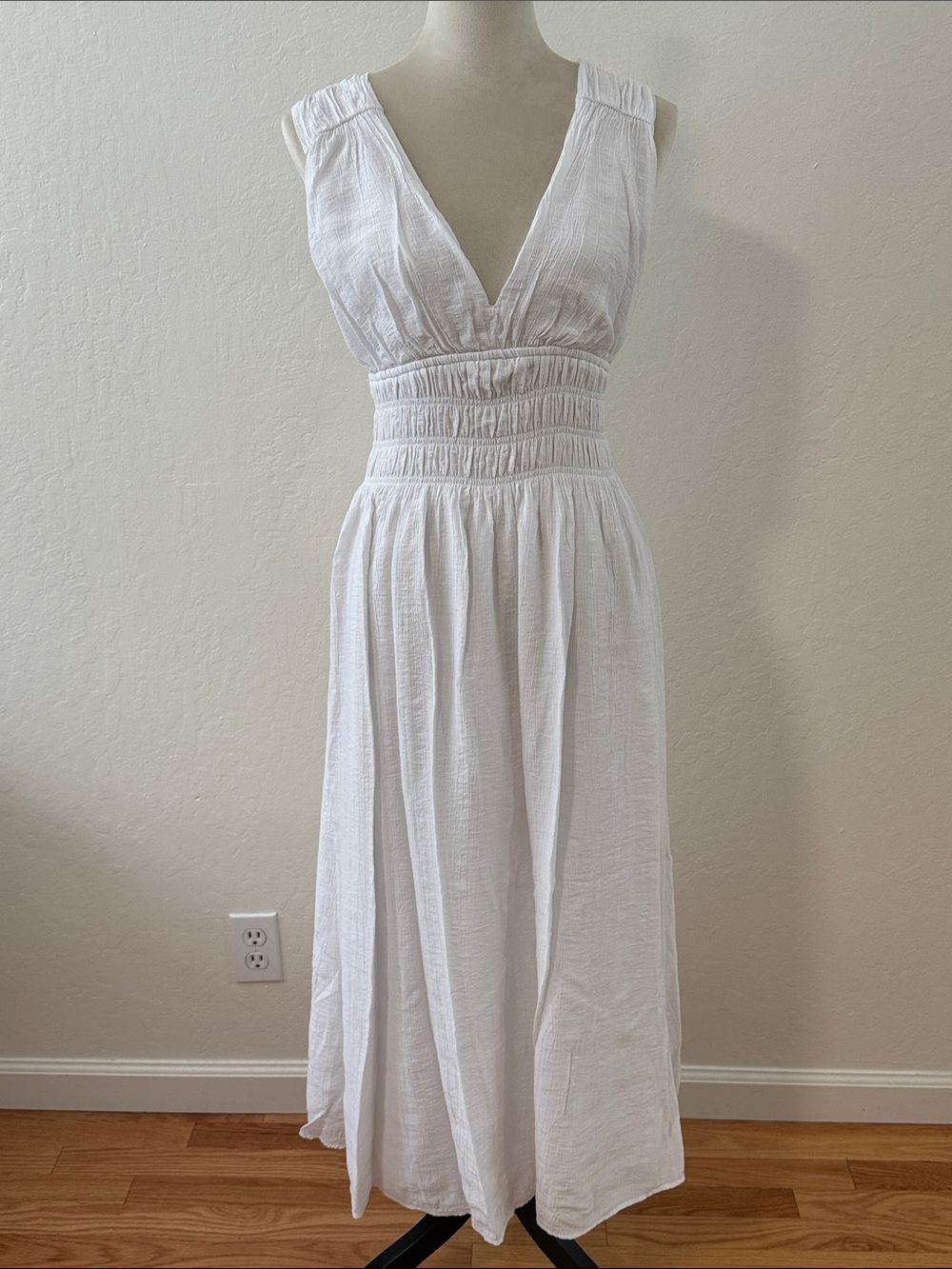 Abercrombie & Fitch Smocked V Neck Maxi Dress